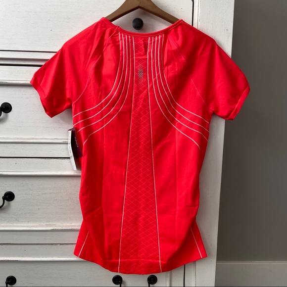 Athleta Finish Fast Line Tee Shirt.  Size XLarge. New With Tags. - Picture 5 of 11